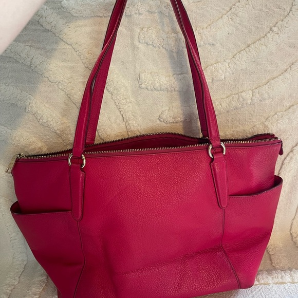 Coach Pink Leather Tote with Signature Logo - Picture 3 of 16